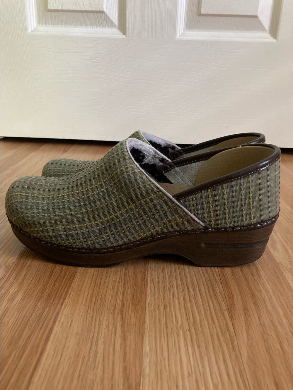 Dansko Vegan Jute Pro
Artisan Striped Canvas Clogs Size 40 - Picture 8 of 11
